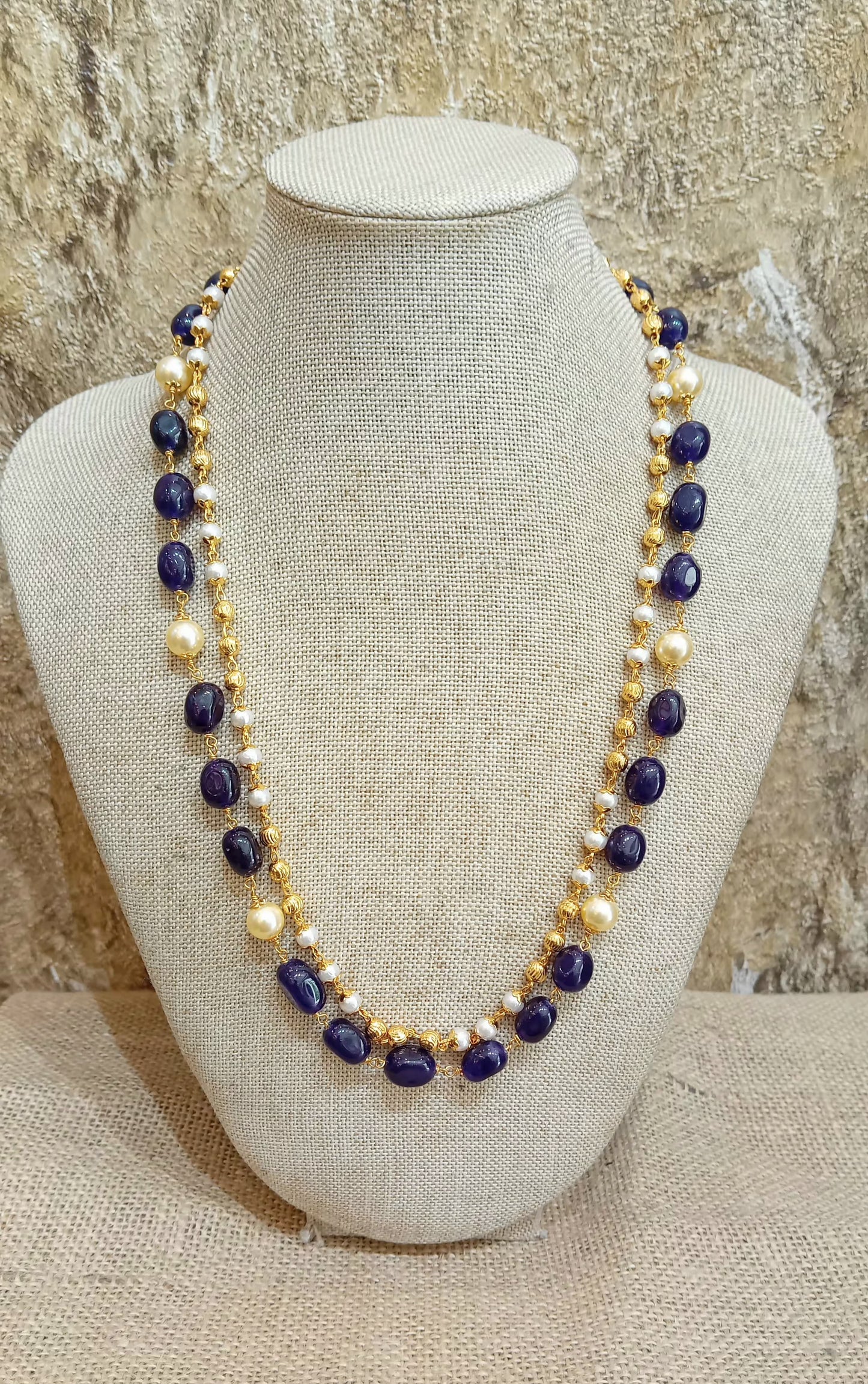 Natural stone with pearl