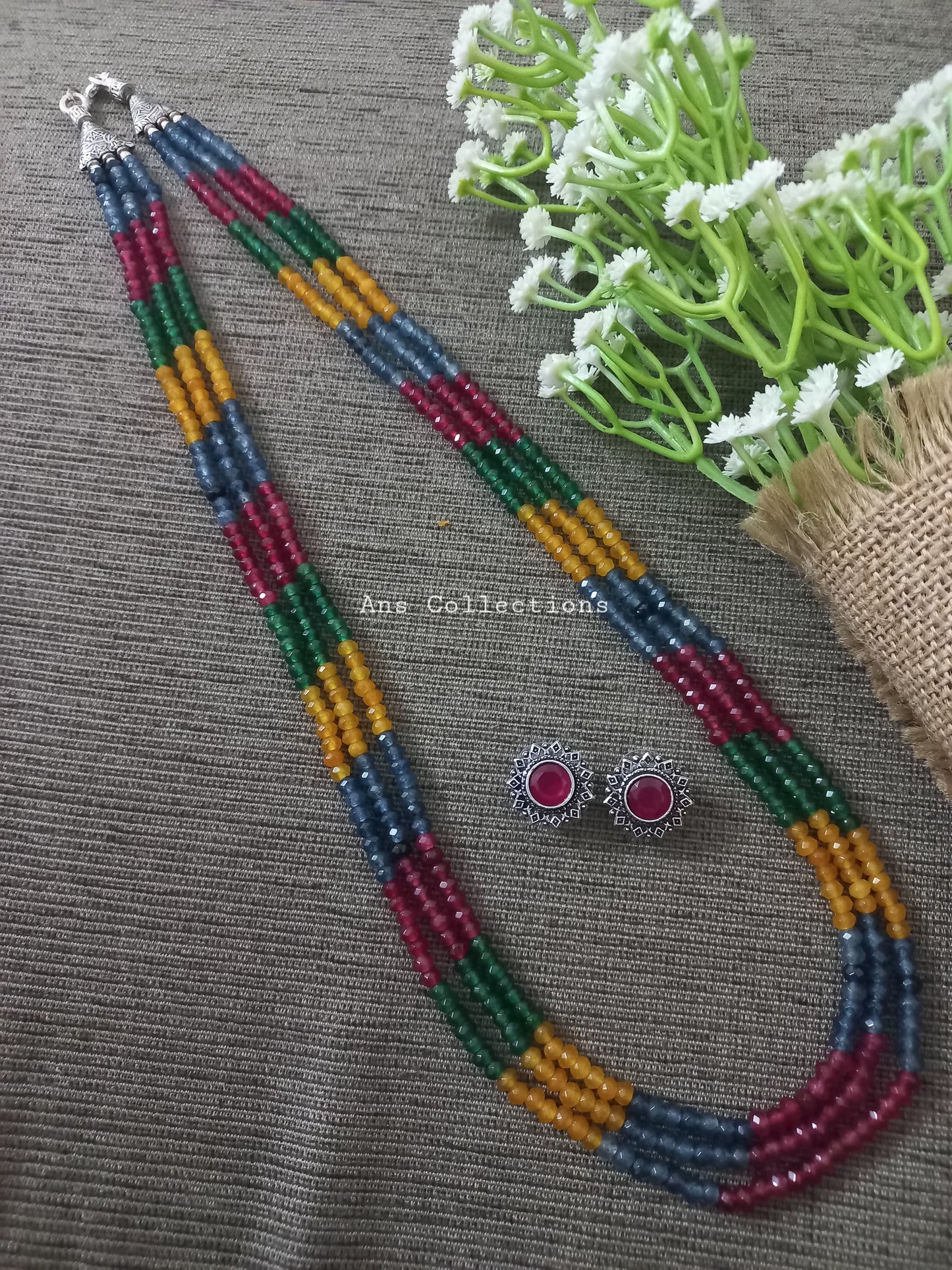 Multicolour onyx neckpiece