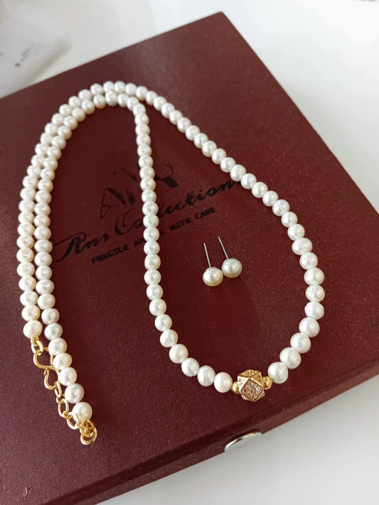 Fresh water pearl off white