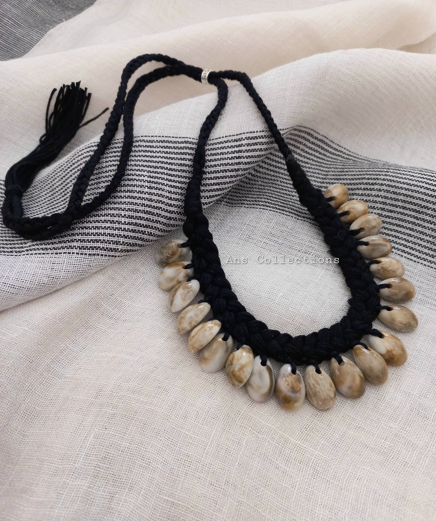 Shell beads necklace
