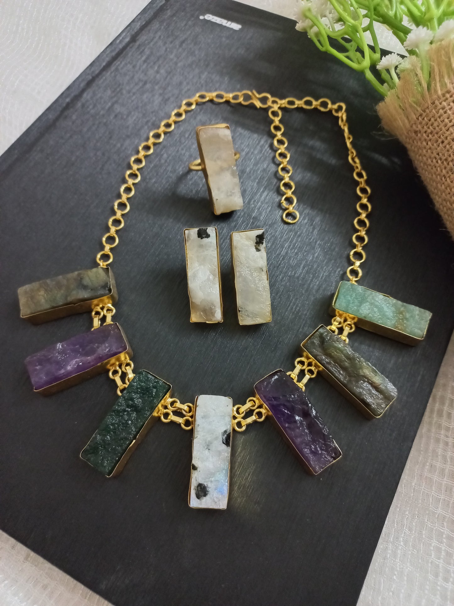 Uncut stone neckpiece set