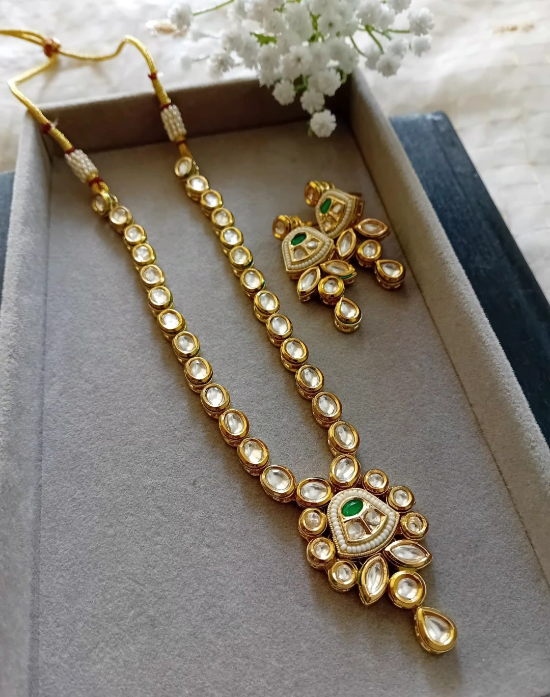 Kundan jewellery