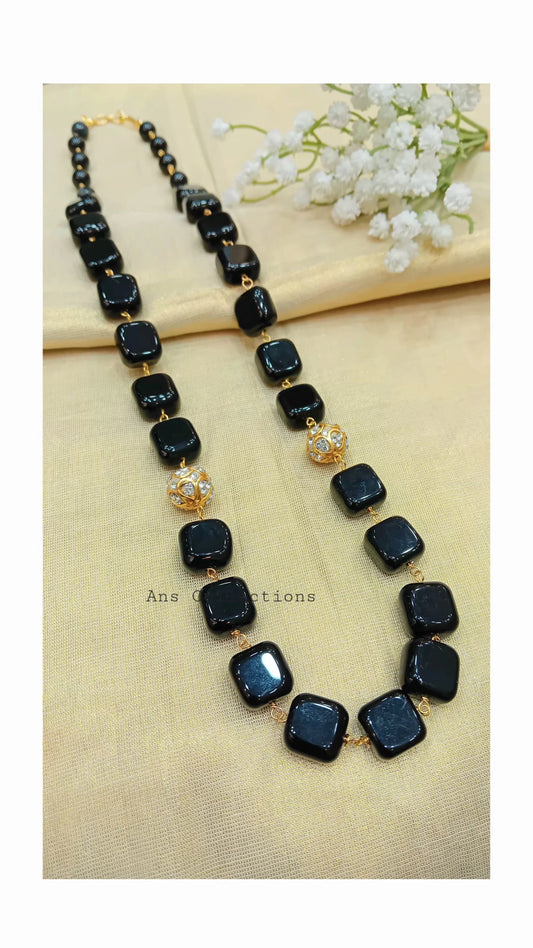 Black agate neckpiece