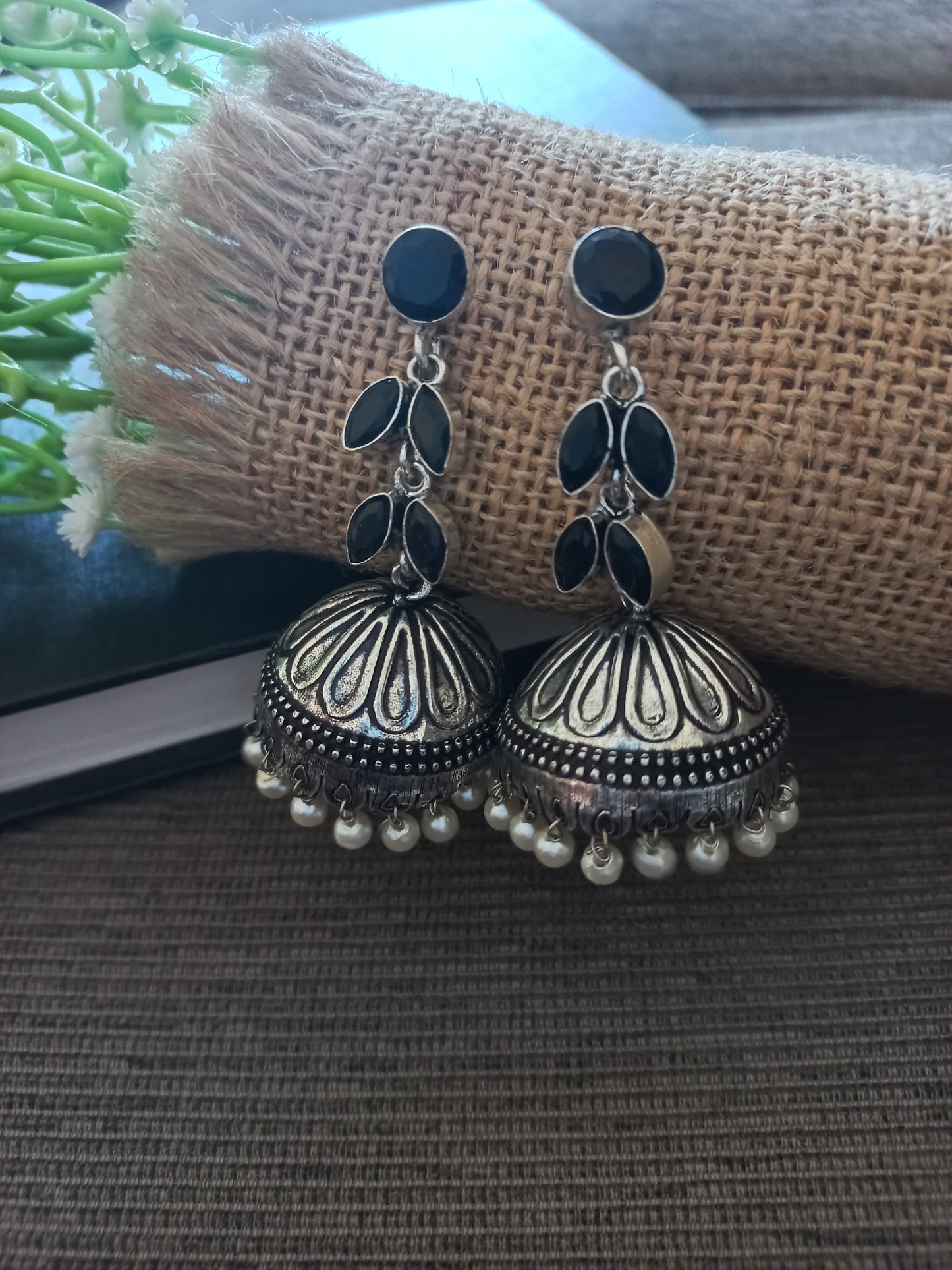 Black stone stud with ghimuka
