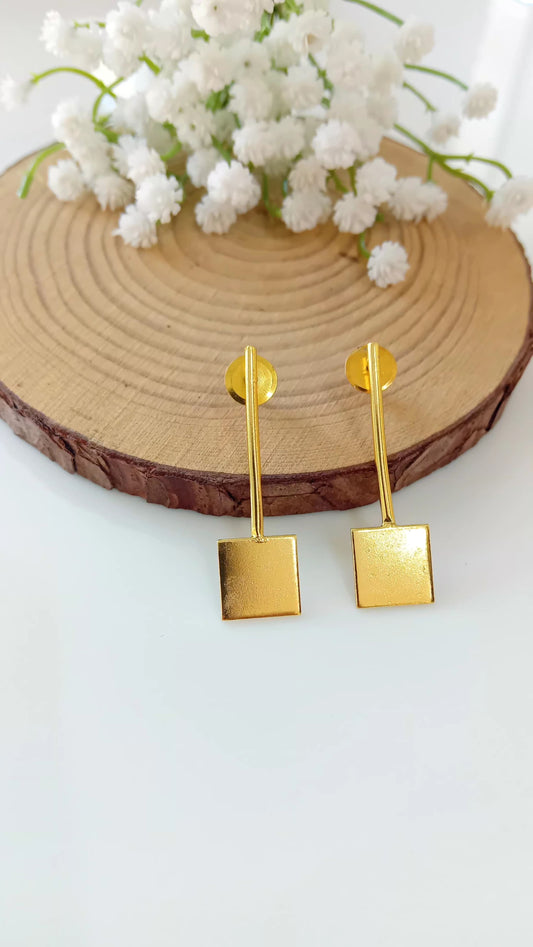 Brass earrings square