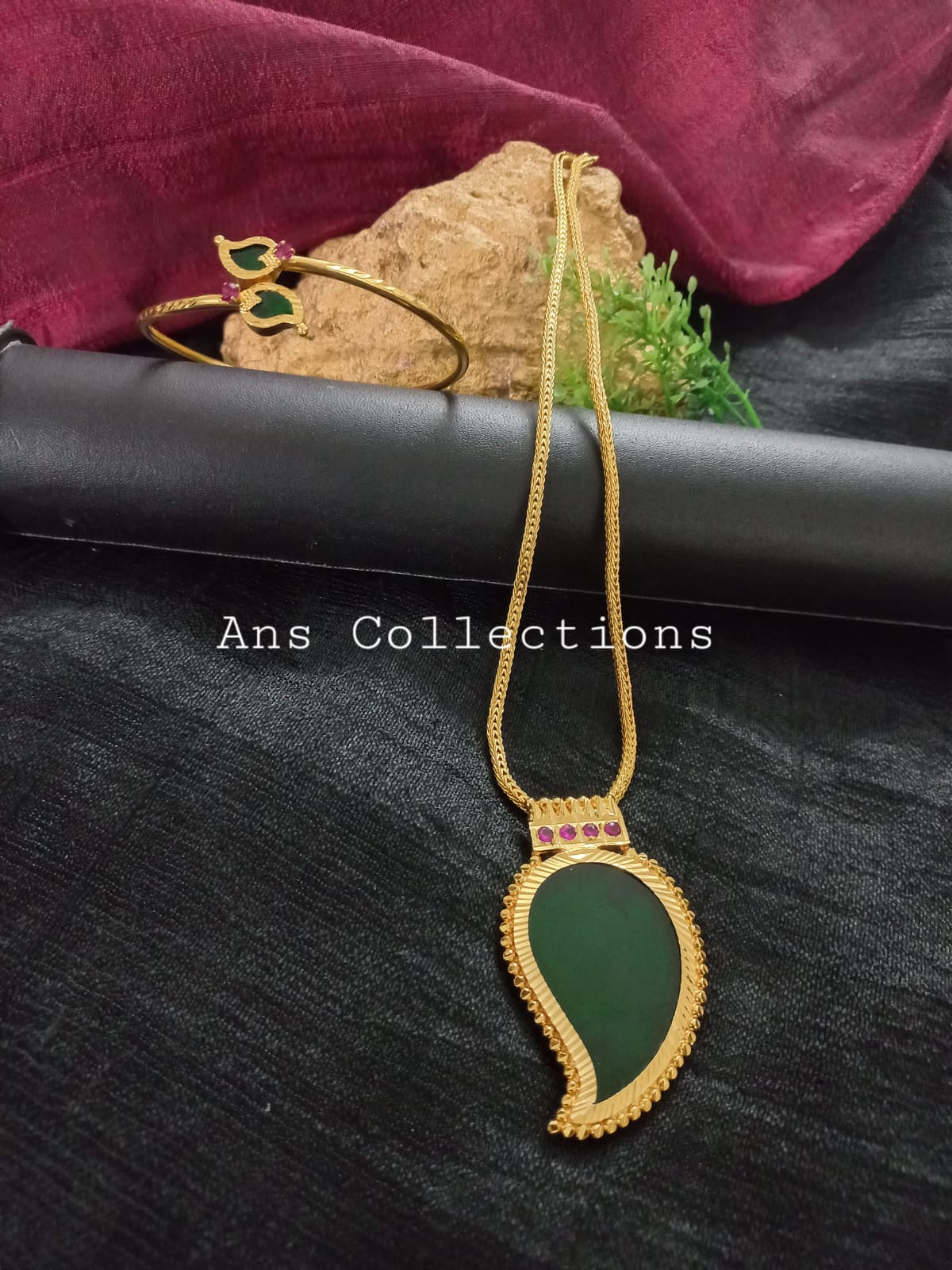 Mango shaped palakka green gold plated with bracelet