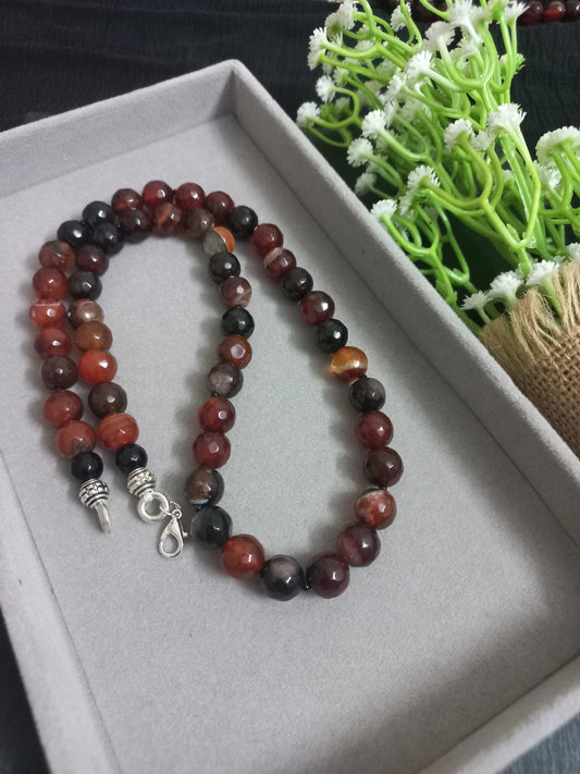 Agate neckpiece