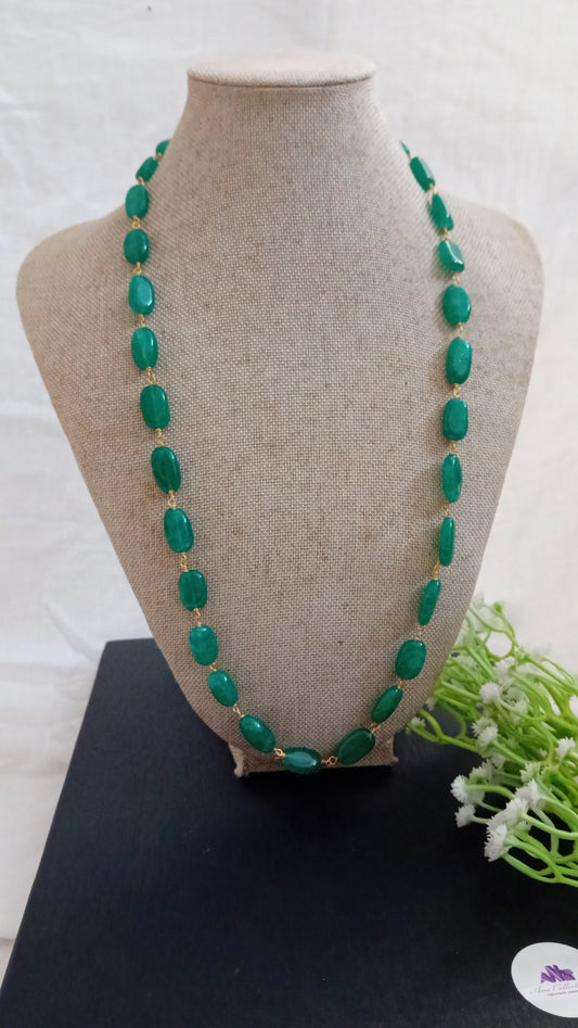 Green stone beaded neckpiece