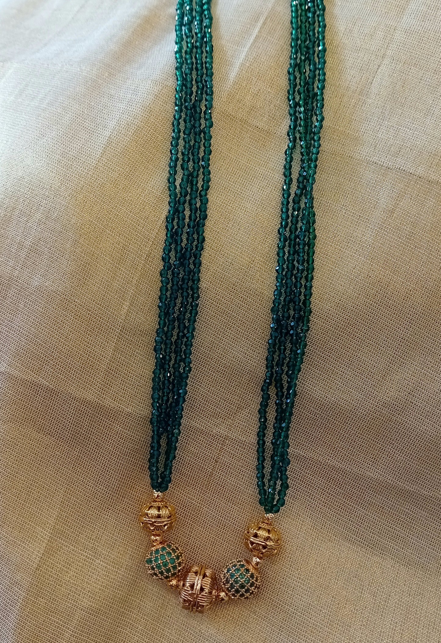 Hydro crystal long neckpiece