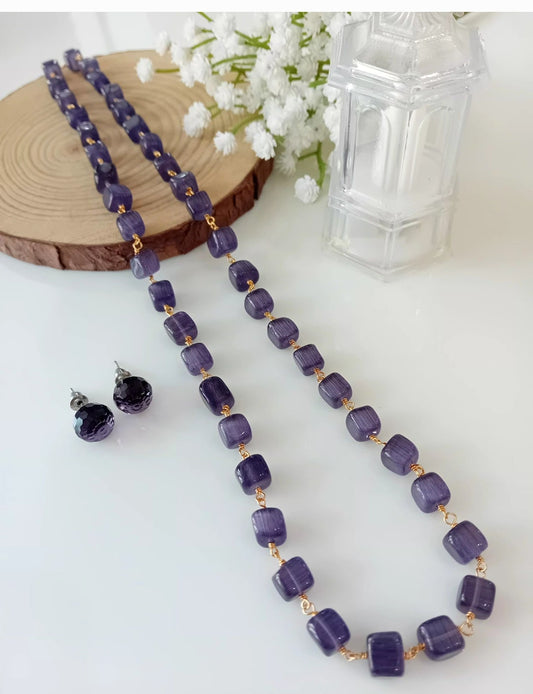 Monalisa stone beaded neckpiece