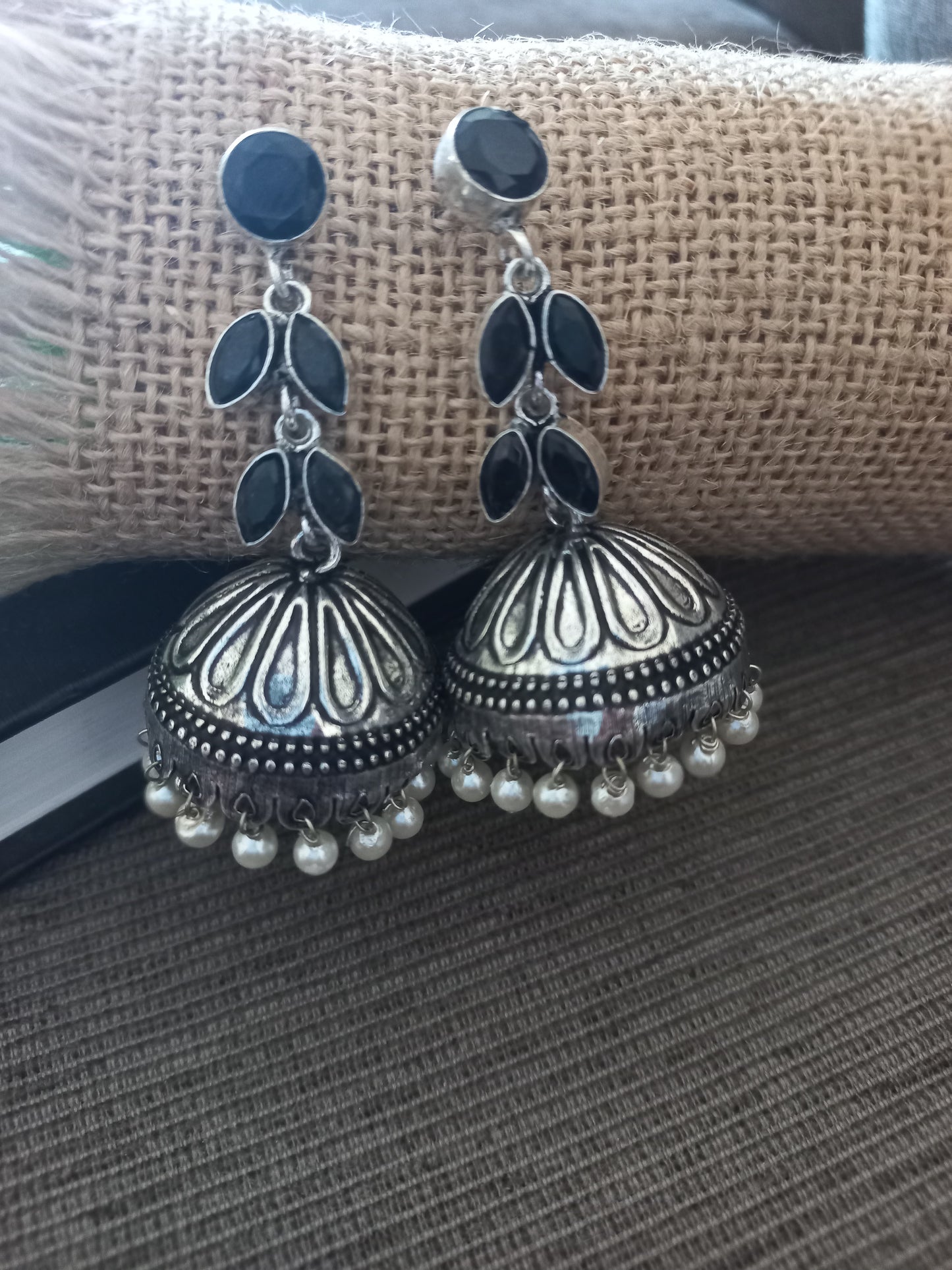 Black stone stud with ghimuka