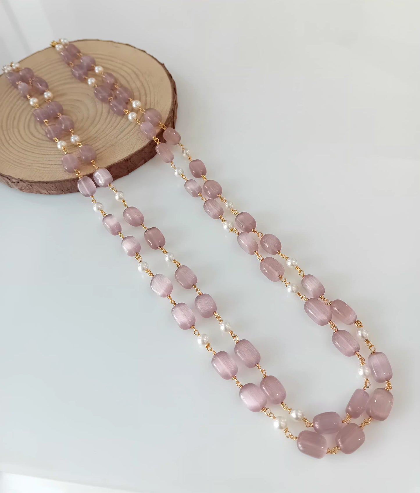 Monalisa stone beaded neckpiece.