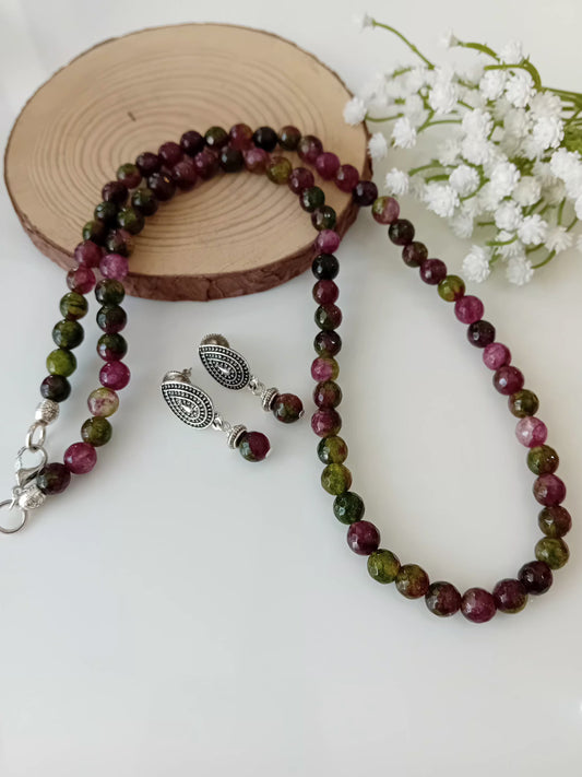 Agate stone neckpiece