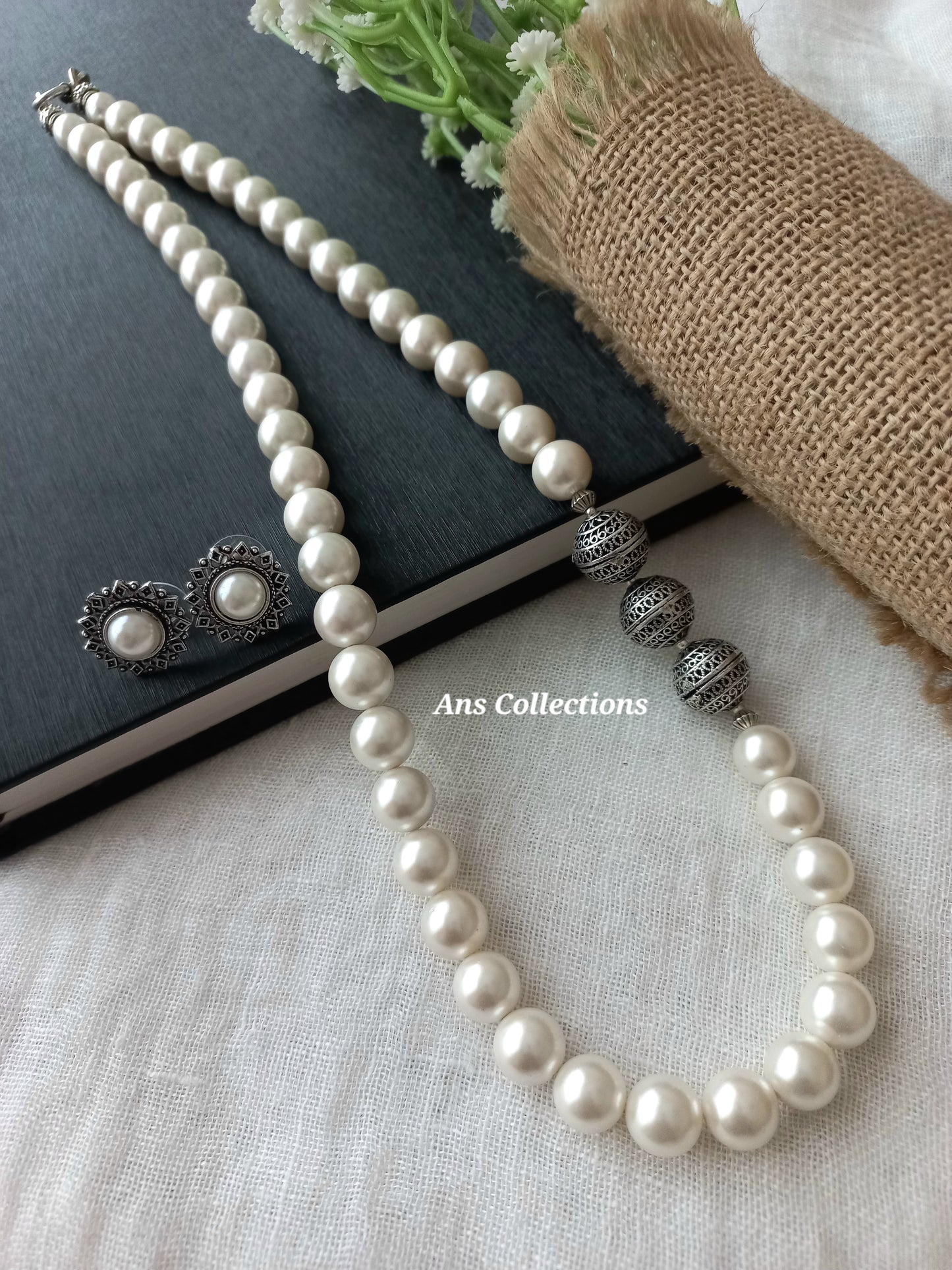 Shell pearl jewellery