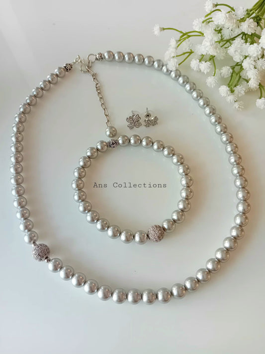 Shell pearl jewellery set