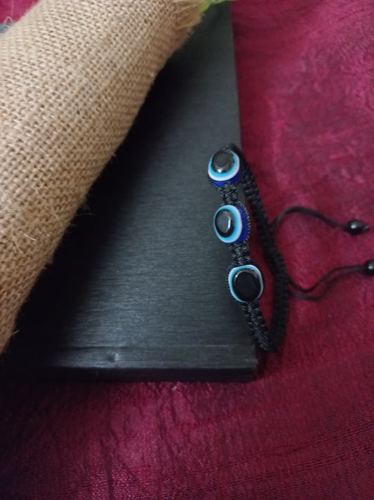Evil eye thread bracelet