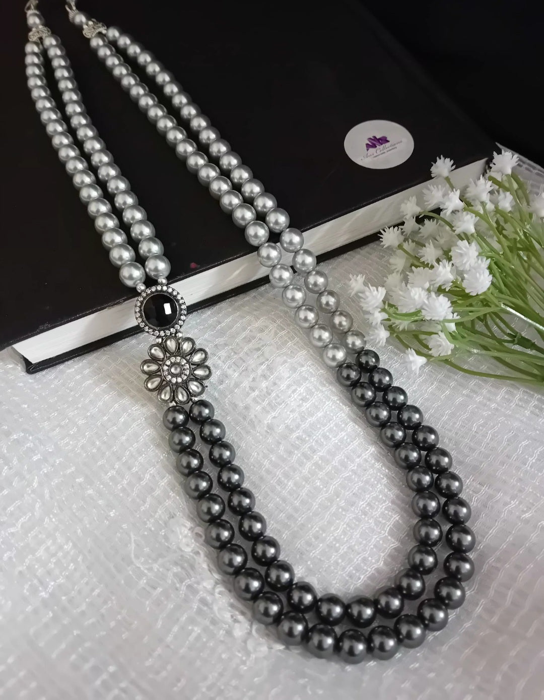Shell pearl with side pendant design -SP18