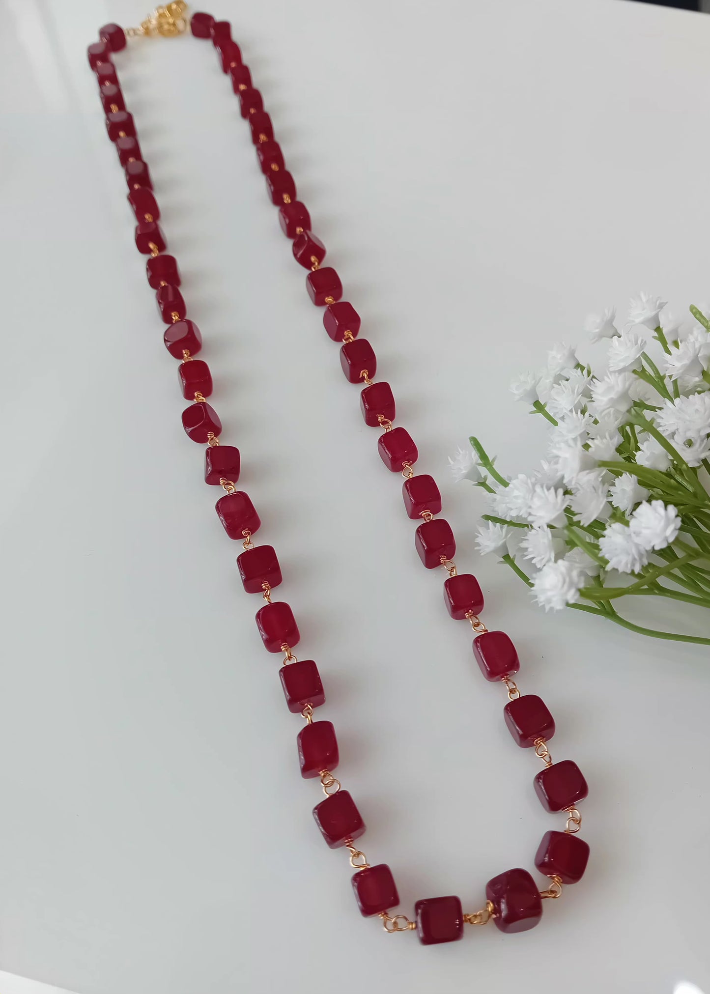 Box shaped agate neckpiece