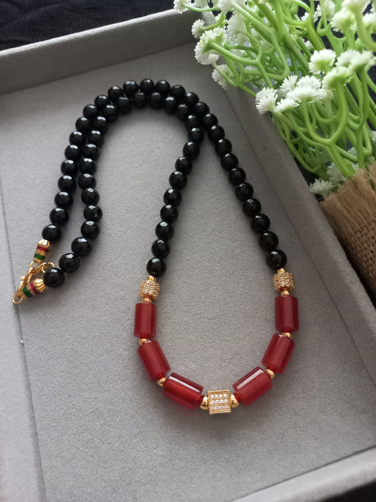 Black onyx with carnelian