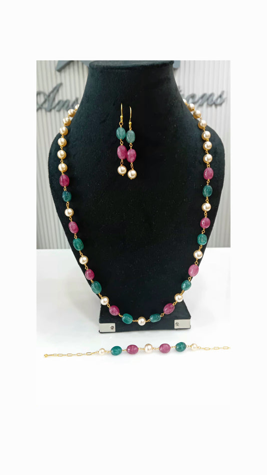 Beaded jewellery set