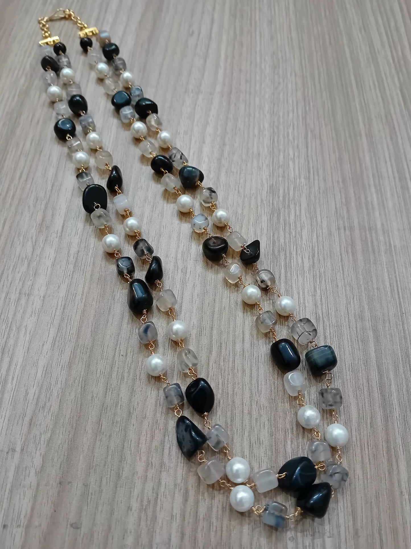 Agate stone neckpiece