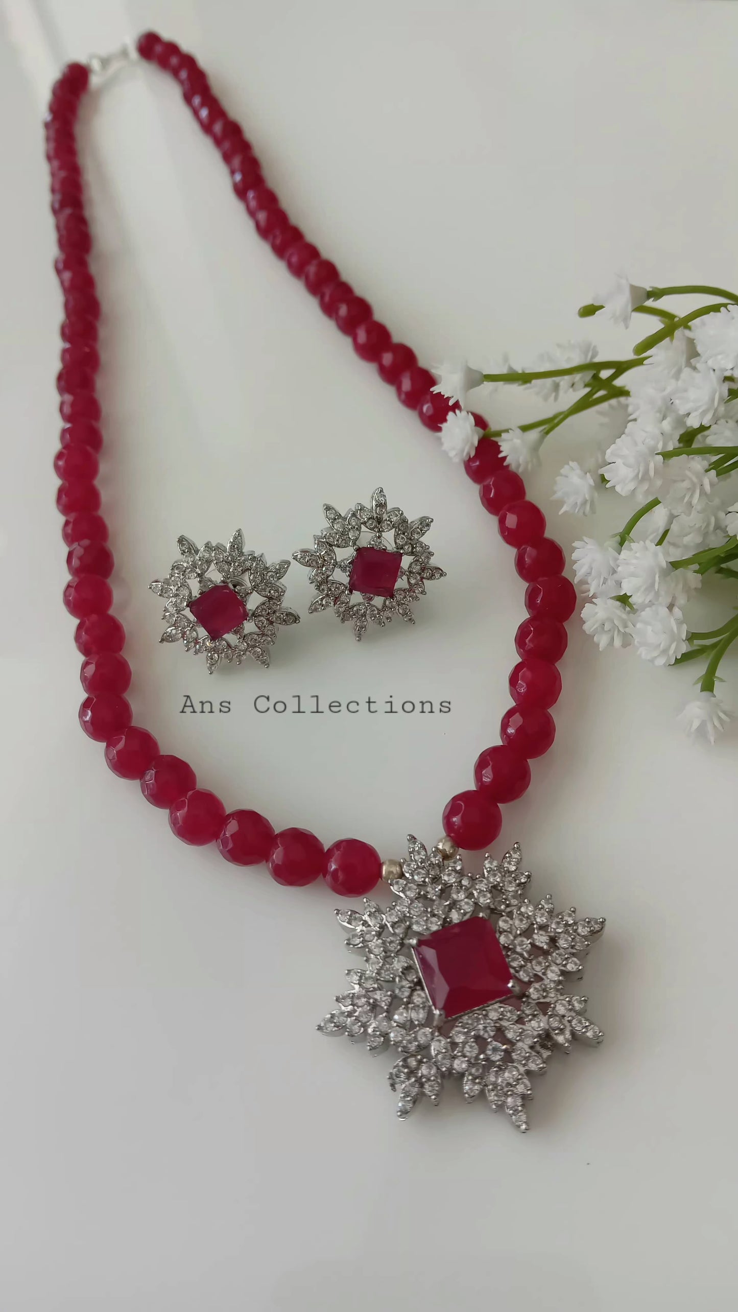 Agate neckpiece