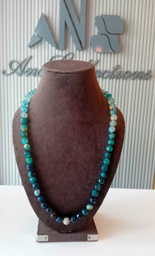 Onyx neckpiece