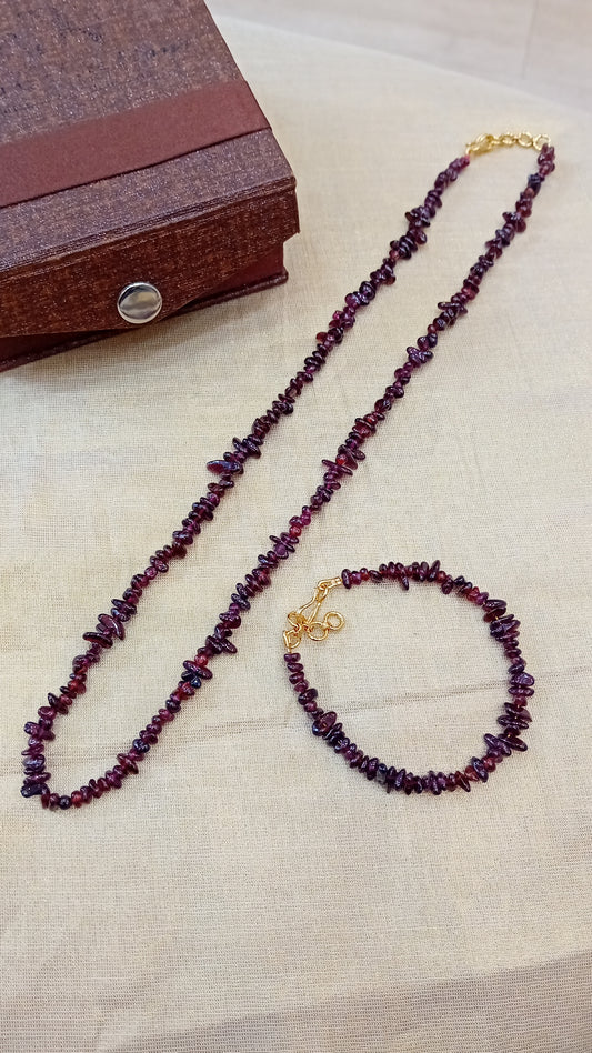 Garnet stone neckpiece