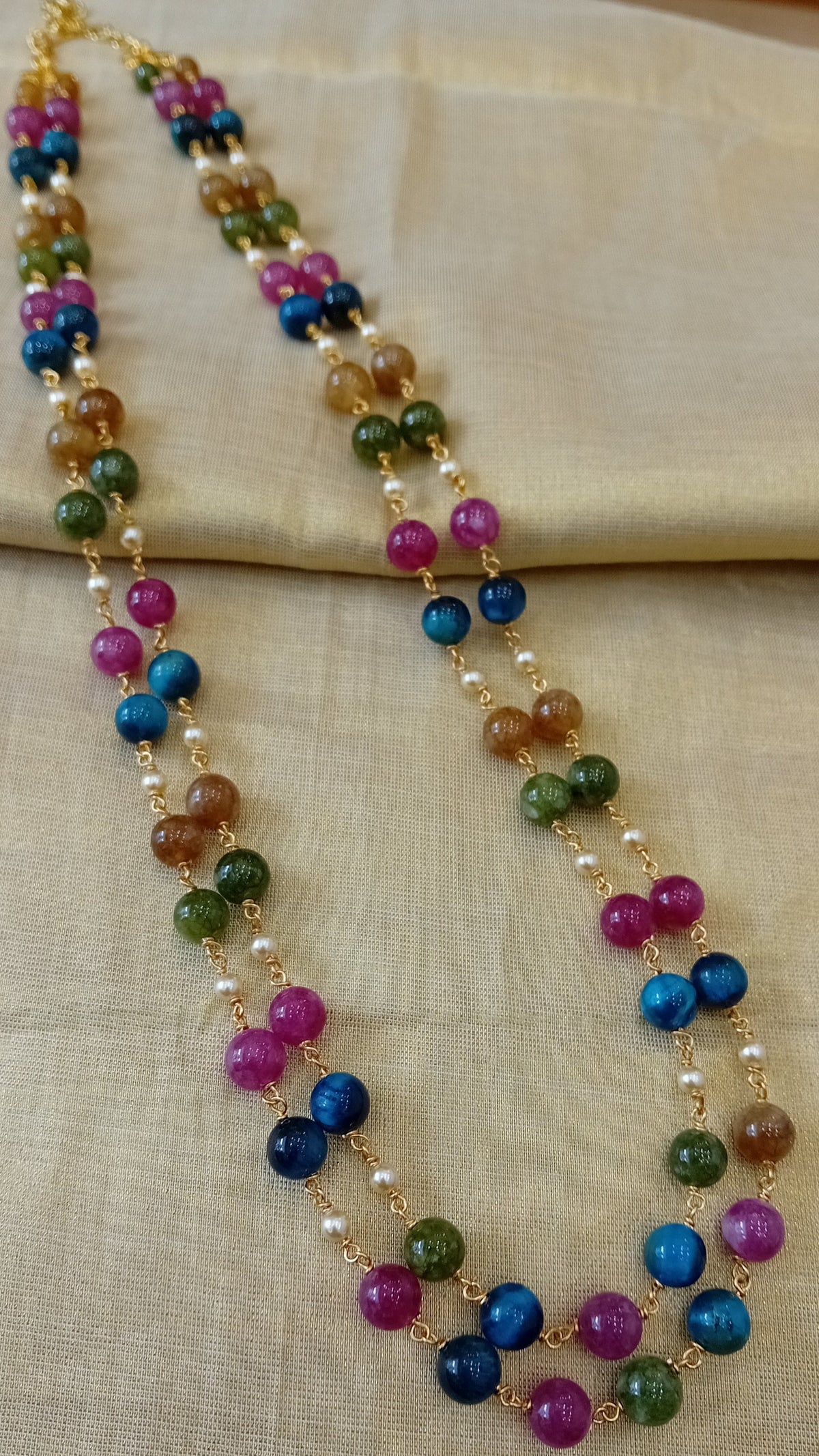 Multicolour quartz beaded neckpiece