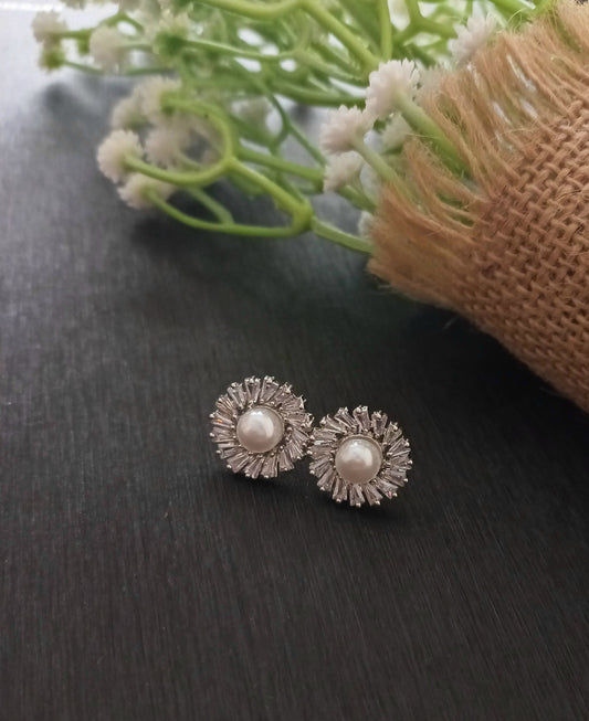 Pearl stud