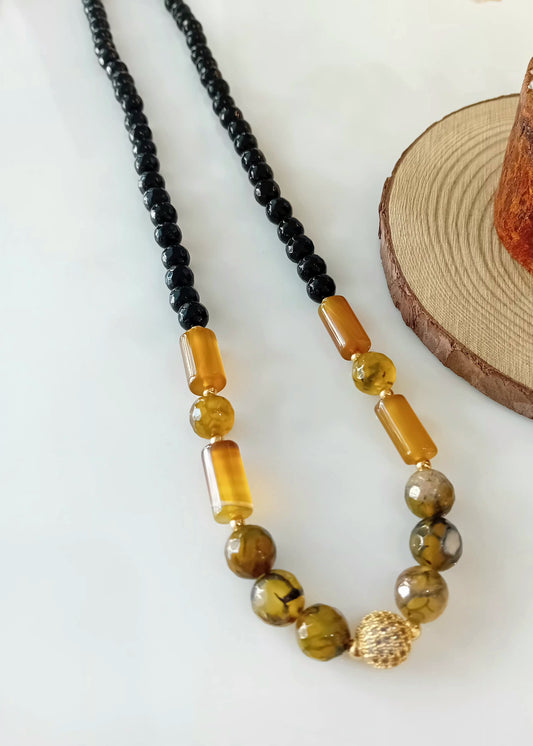 Agate stone neckpiece