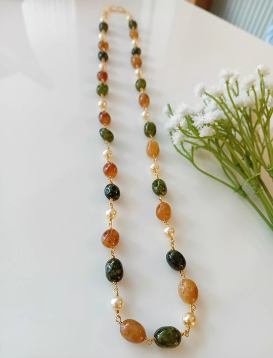 Quartz beaded neckpiece with pearl