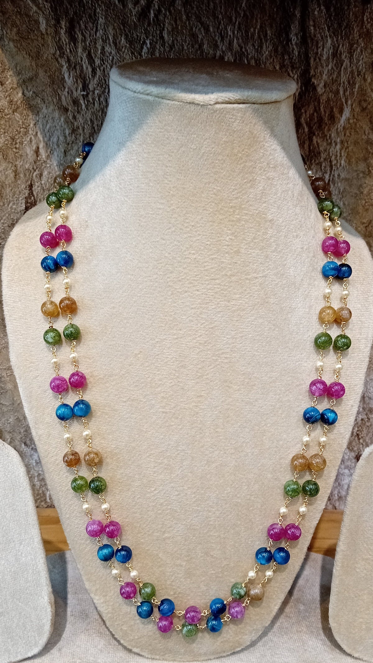 Multicolour quartz beaded neckpiece