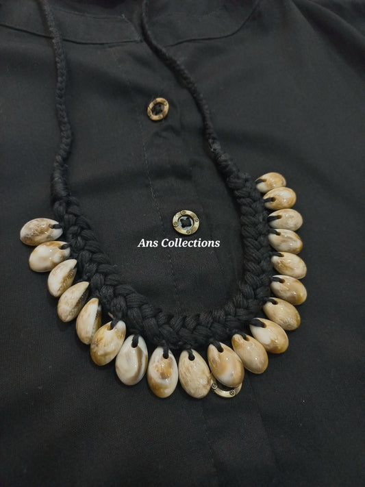 Shell beads necklace