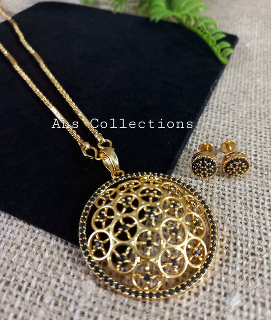 Goldplated chain with pendant