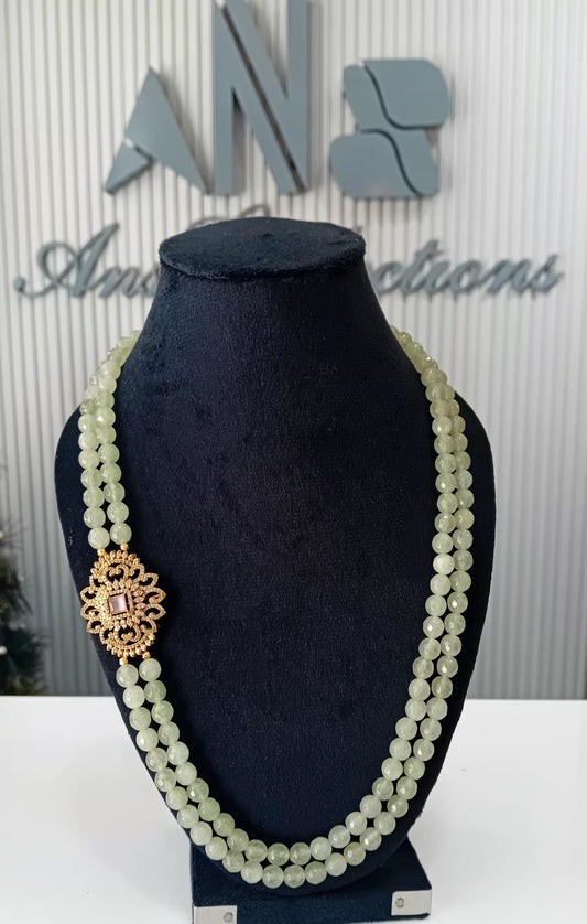 Pastel green natural stone beaded neckpiece with victorian side brooch
